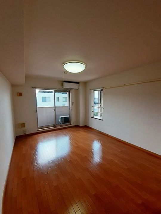 群馬県高崎市上中居町(マンション)の賃貸物件の居間