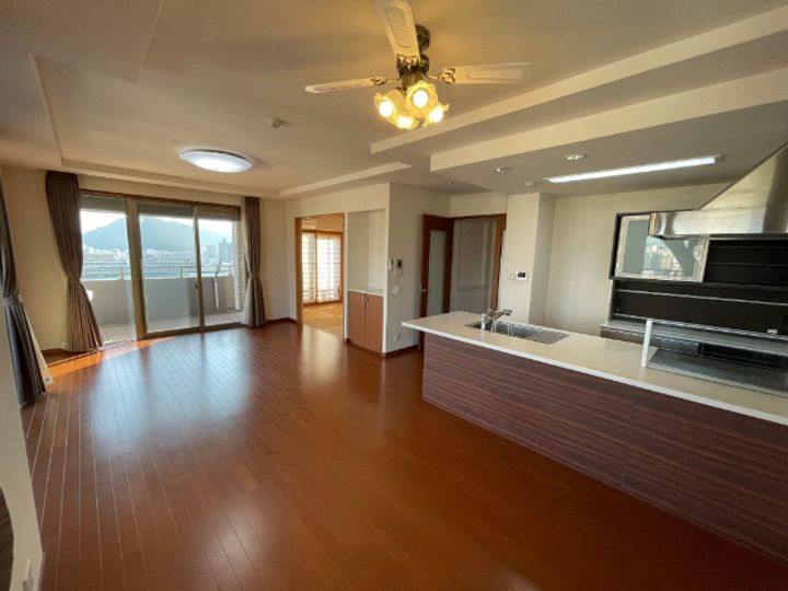 ロイヤルガーデン錦町の居間