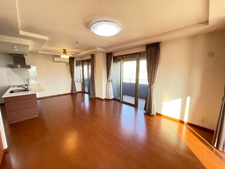 ロイヤルガーデン錦町の居間