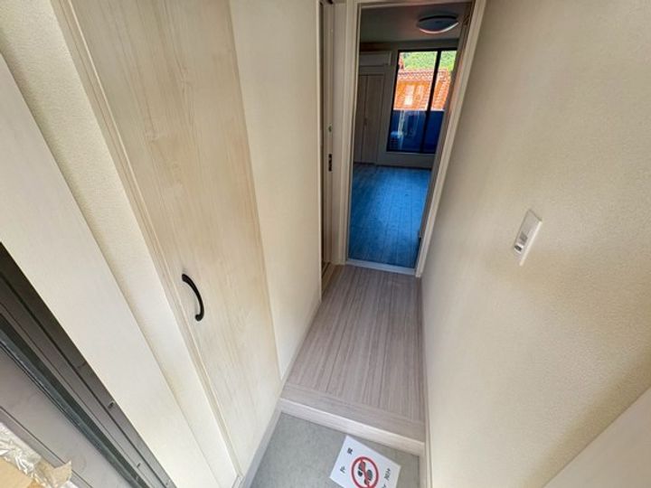 中野APARTMENTSの玄関