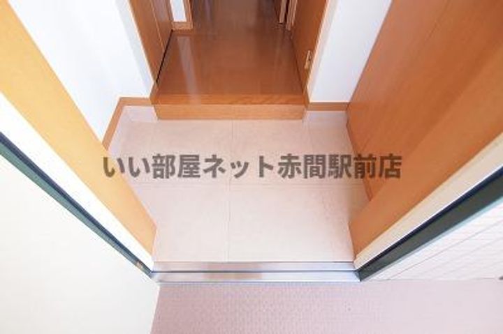 グランピア自由ヶ丘の玄関