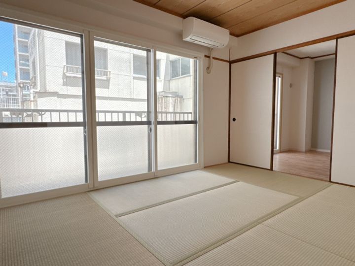 三翠ビルの内装
