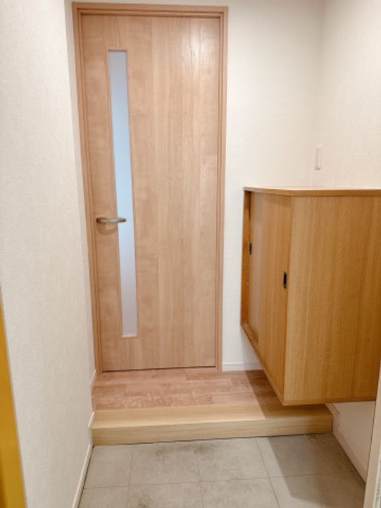 三翠ビルの玄関