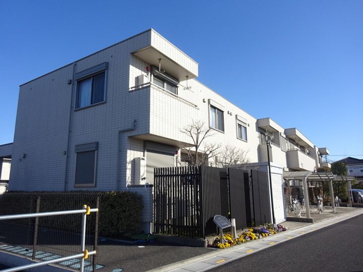 埼玉県川口市大字安行藤八(マンション)の賃貸物件の外観