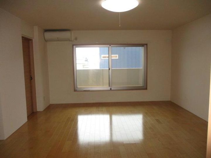 グランデ10の居間