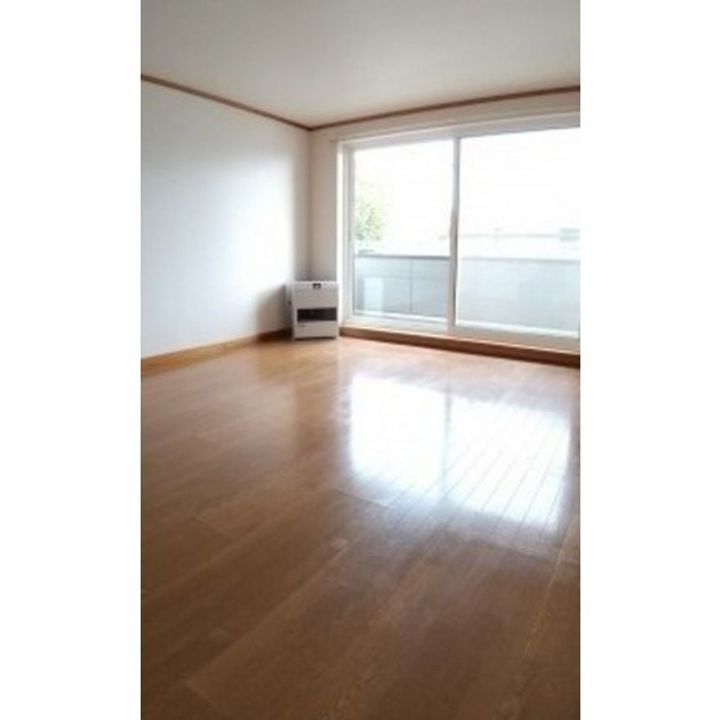 めぞん参番館の居間