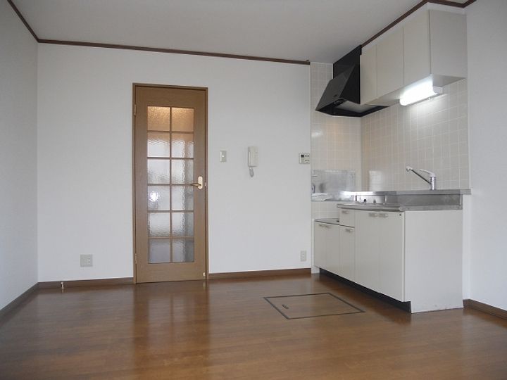 パルテール城山Aの居間