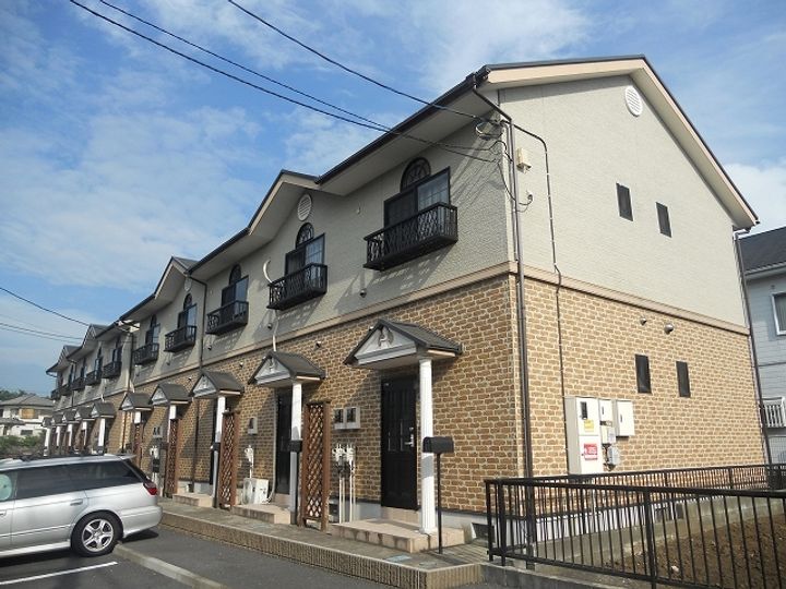 パルテール城山Aの外観