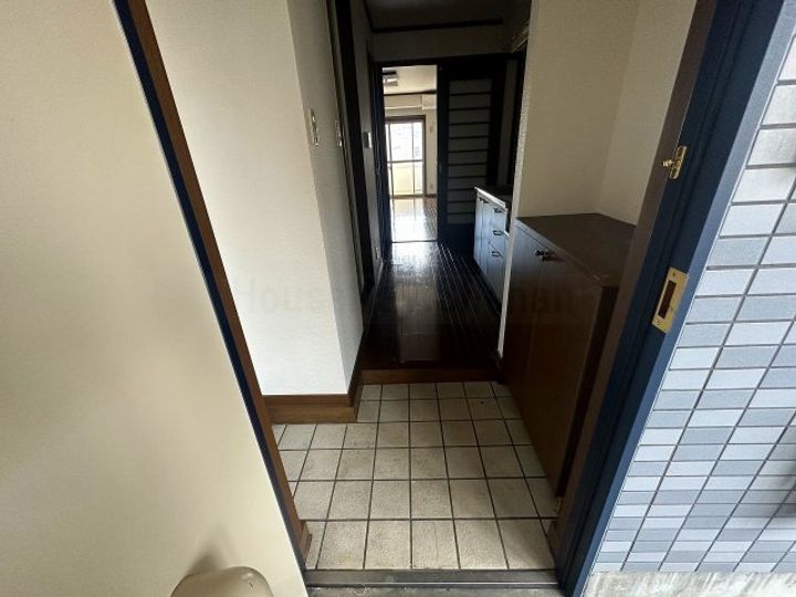 神奈川県藤沢市弥勒寺1(マンション)の賃貸物件の玄関