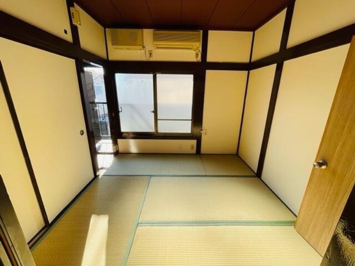 鈴木マサ江アパートの内装