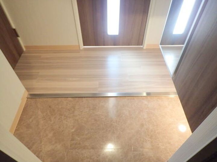 サンルーチェ北大の玄関