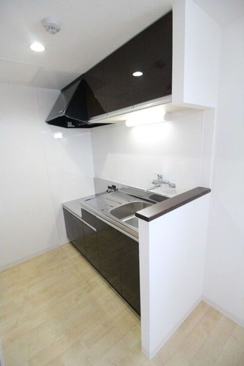 北海道札幌市白石区栄通8(マンション)の賃貸物件のキッチン