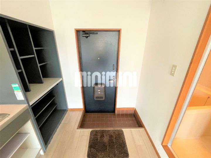 リバーサイド茜の玄関