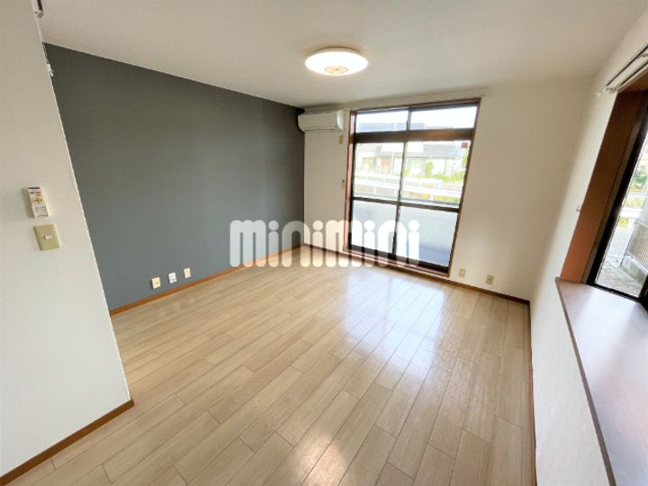 リバーサイド茜の居間