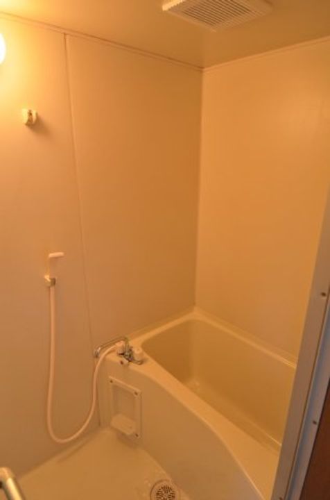 シャトル熊野町Iの風呂