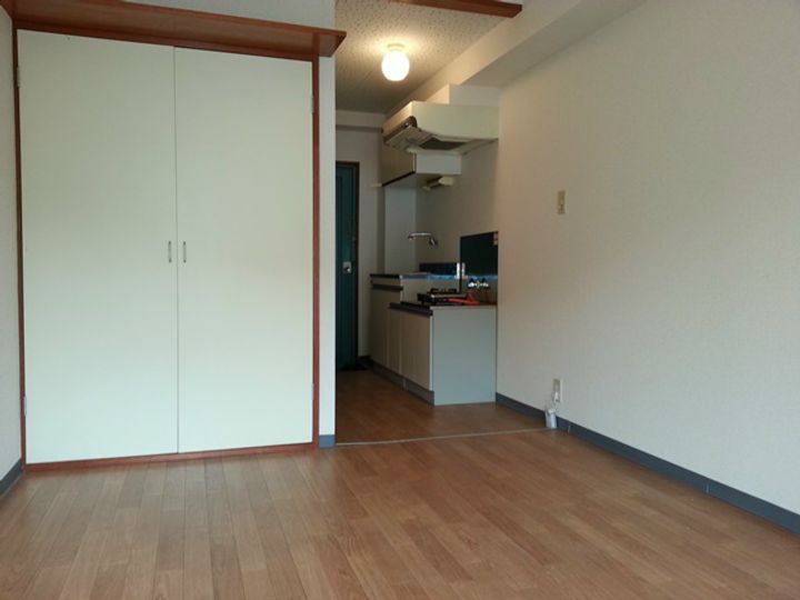 メゾン・ド・ブラン東海大学前の居間