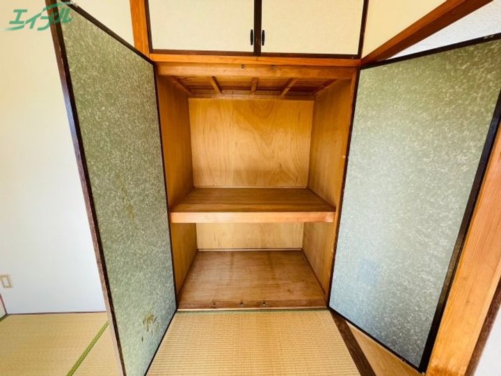 コウヨウ羽津ハイツの内装