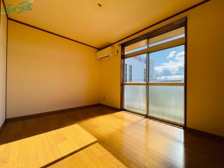 コウヨウ羽津ハイツの内装