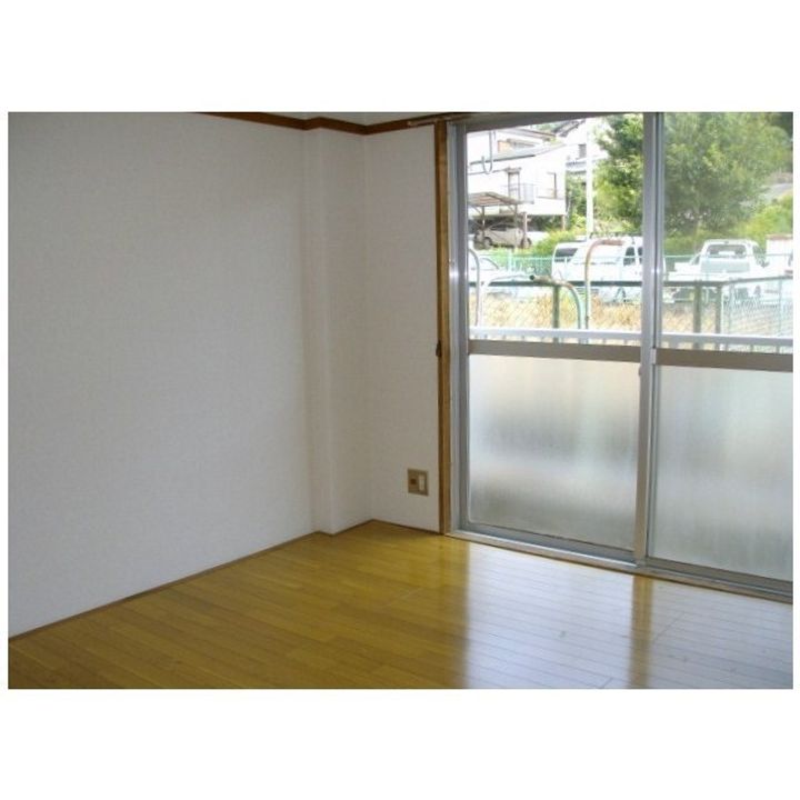 タウンヒル芹沢’88の居間