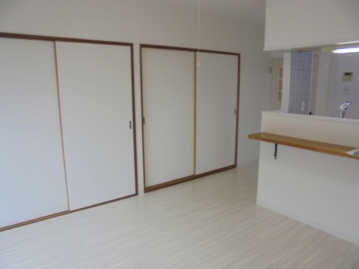 エクセレント結城IIの居間