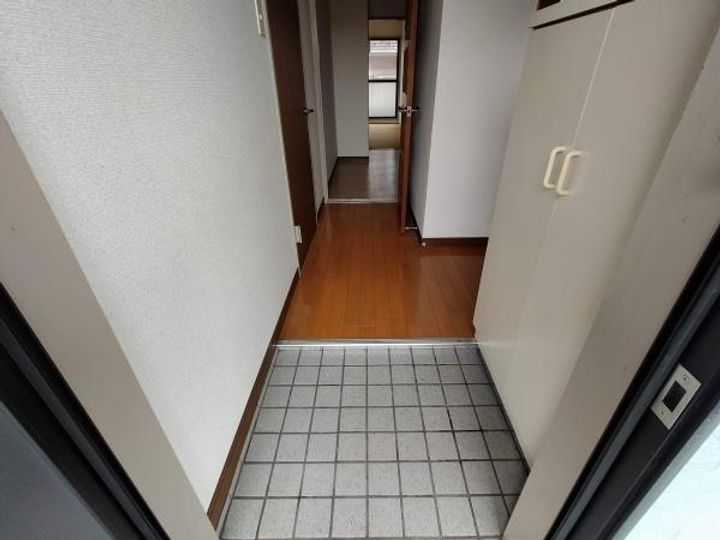 埼玉県久喜市南4(マンション)の賃貸物件の玄関