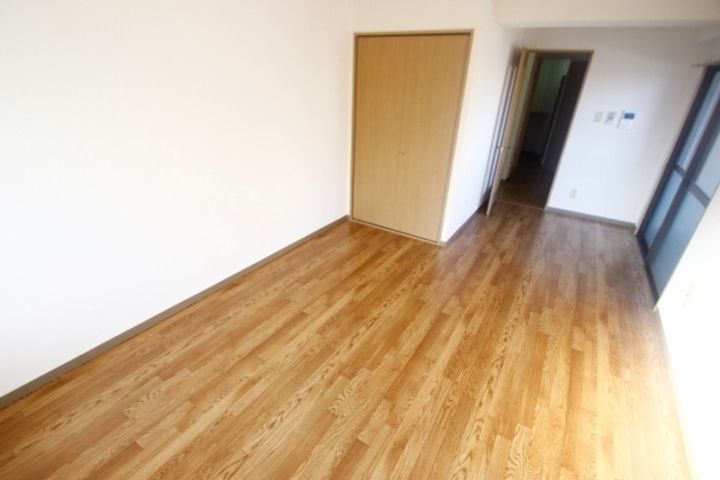 ハイツリリアンの居間
