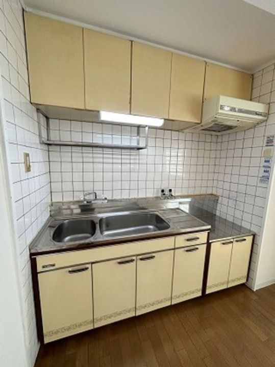 サンヒルズ芦屋1のキッチン