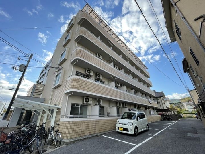 エステート古江新町の外観