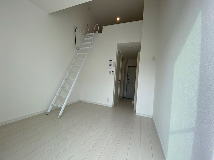 神奈川県横浜市鶴見区駒岡2(アパート)の賃貸物件の居間