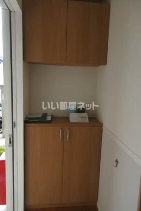 ソル・オリエンス Bの玄関