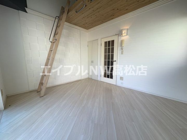 リッチモンド高松町第2の居間