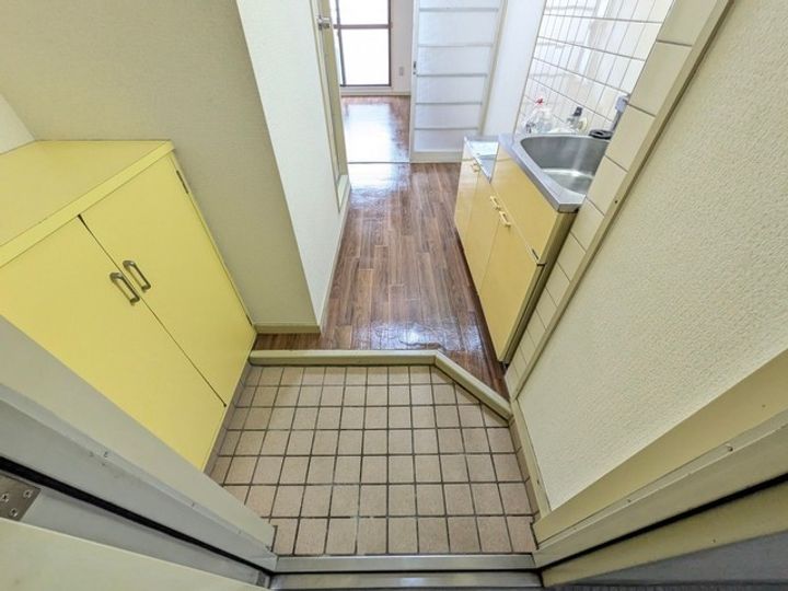 舟入 松尾ビルの玄関