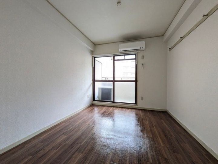 舟入 松尾ビルの居間