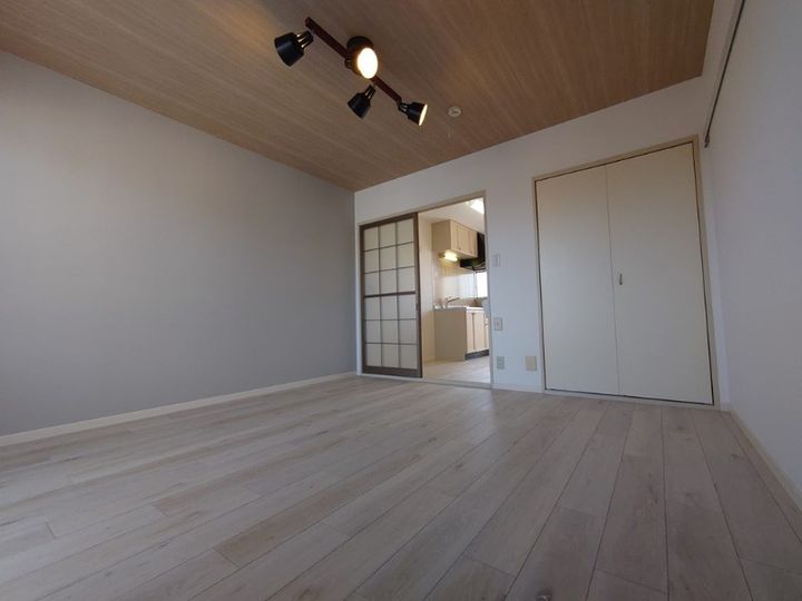 静岡県浜松市中央区住吉3(アパート)の賃貸物件の居間