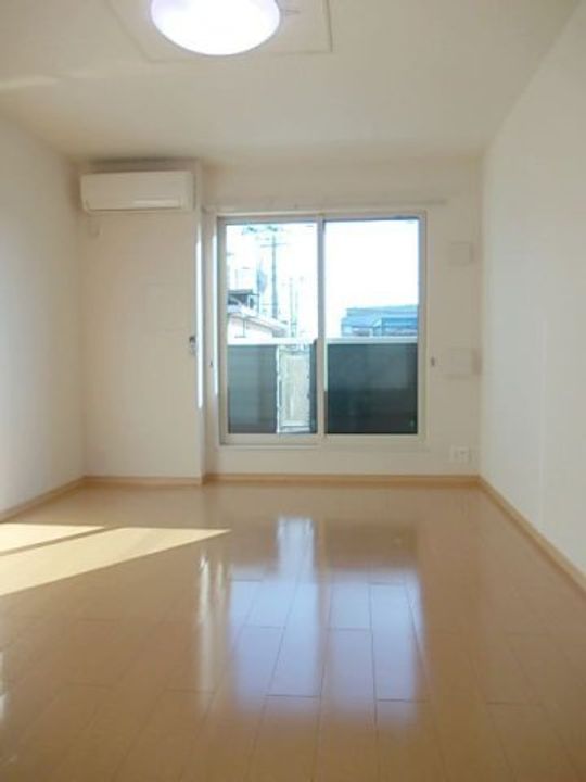 神奈川県小田原市上新田(アパート)の賃貸物件の居間