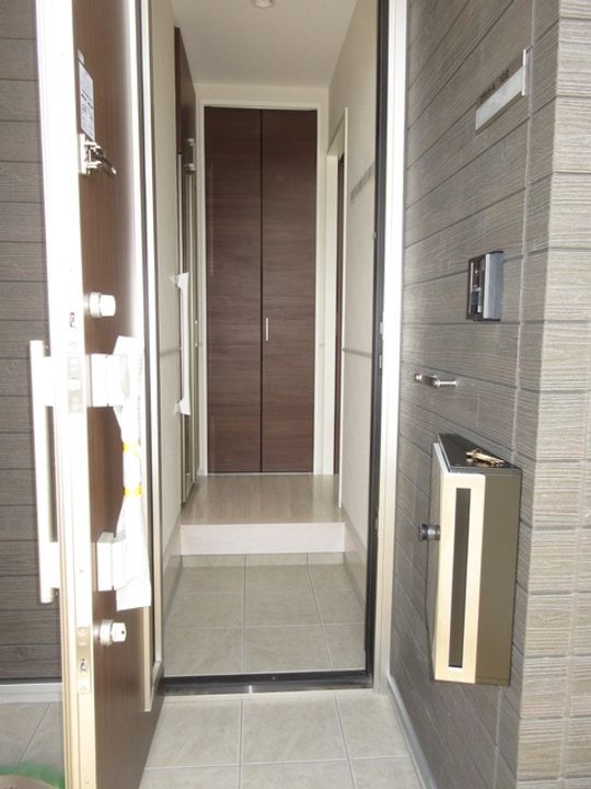 岡山県倉敷市児島小川町(アパート)の賃貸物件の玄関