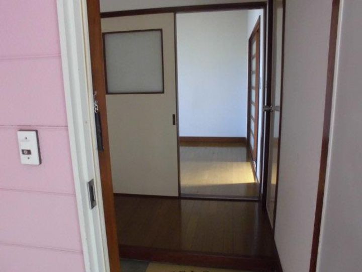 フレンドハウス友和Bの玄関