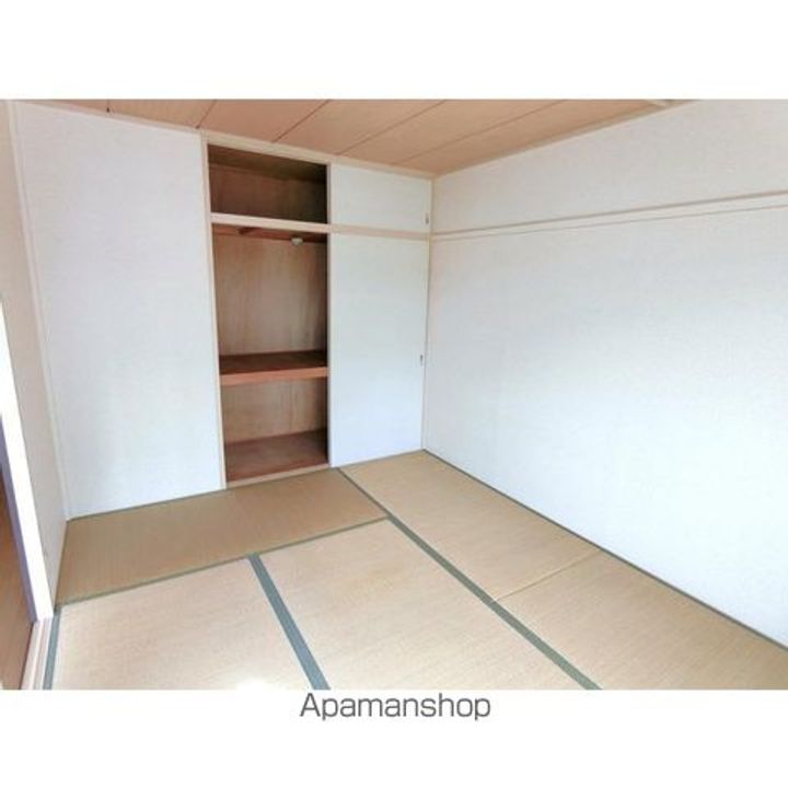 シャトルチグサ A棟の内装
