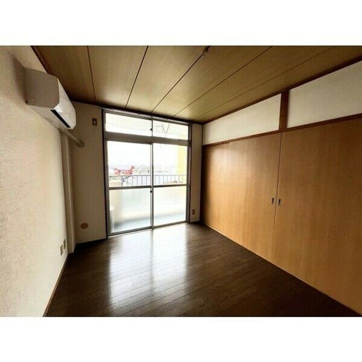 栃木県宇都宮市御幸ケ原町(マンション)の賃貸物件の居間