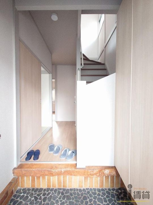 東京都小平市小川町1(一戸建)の賃貸物件の玄関