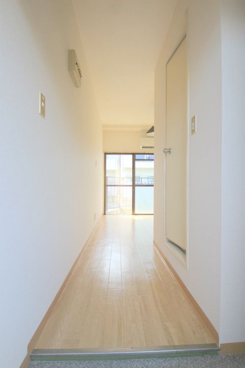 メゾン橋本の玄関