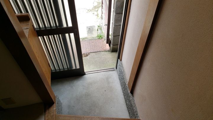 兵庫県神戸市垂水区泉が丘5(一戸建)の賃貸物件の玄関