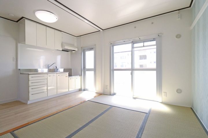 UR金剛の居間
