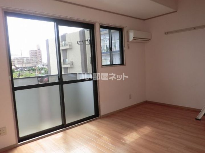 愛知県弥富市佐古木3(アパート)の賃貸物件の居間