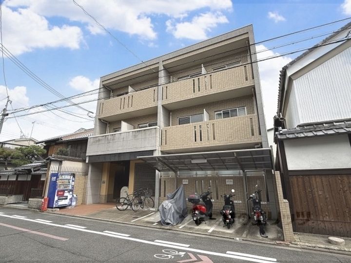 ヒーリングコート御所西の外観