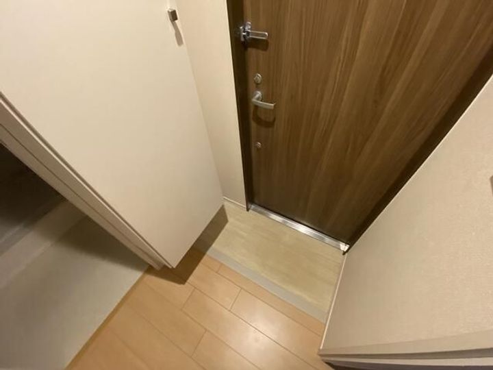 神奈川県横浜市鶴見区菅沢町(マンション)の賃貸物件の玄関