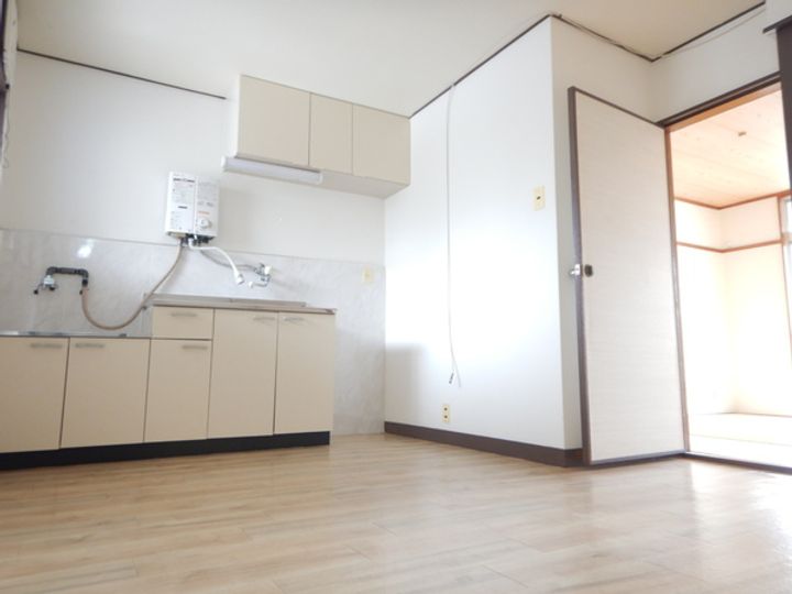 松吉マンションの居間