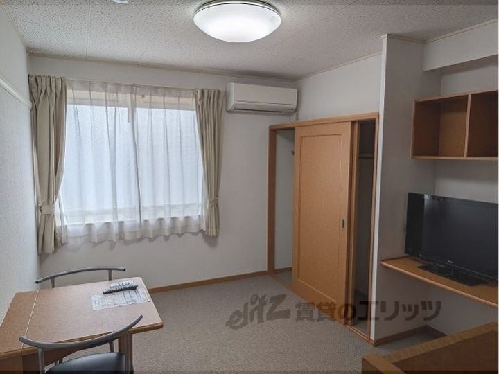 レオパレス白山荘の居間