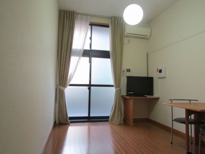 ハーヴェストパレスIIの居間