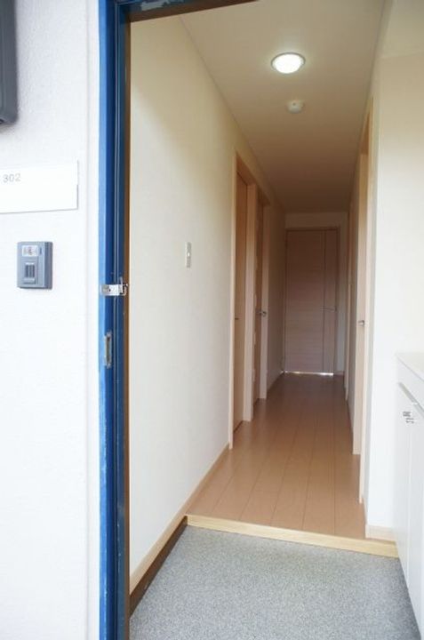 福島県福島市本内字北古舘(マンション)の賃貸物件の玄関